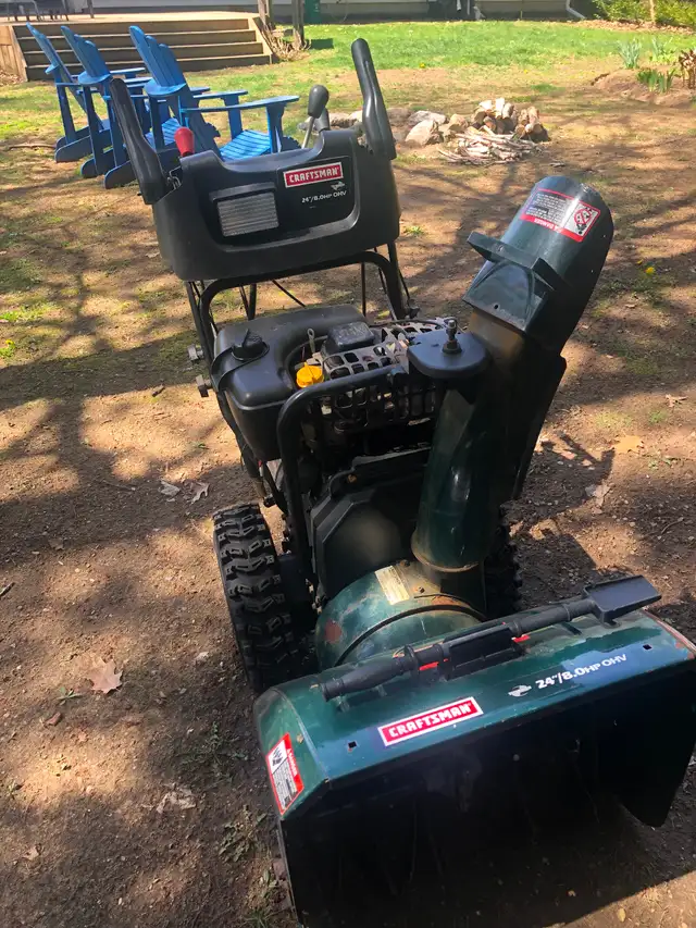 Craftsman snowblower 8 hp., 24" - Photo 3