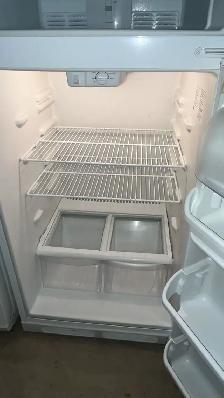 Frigidaire 28" Like New Condition Refrigerator - Photo 5