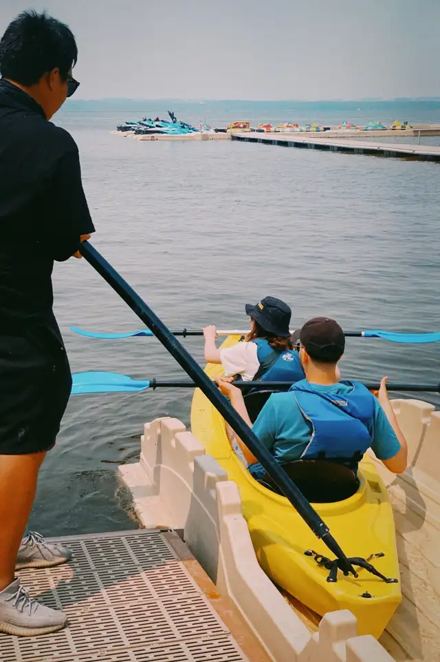 Cheapest kayak in Toronto– Only $25 (Lake Simcoe) - Photo 4
