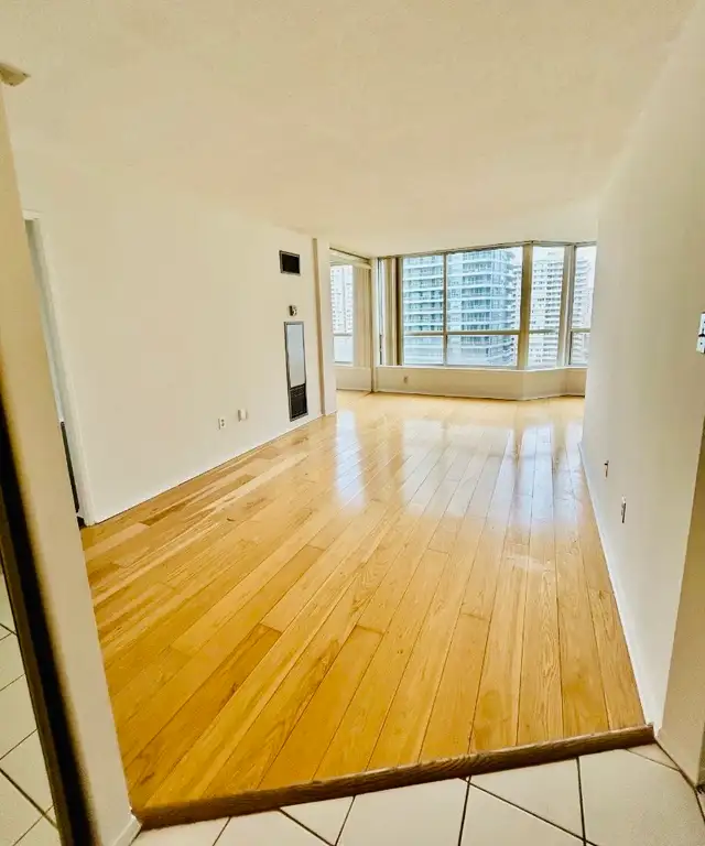 LARGE ALL-INCLUSIVE SUITE AVAILABLE NOW, MISSISSAUGA CITY CENTRE - Photo 16