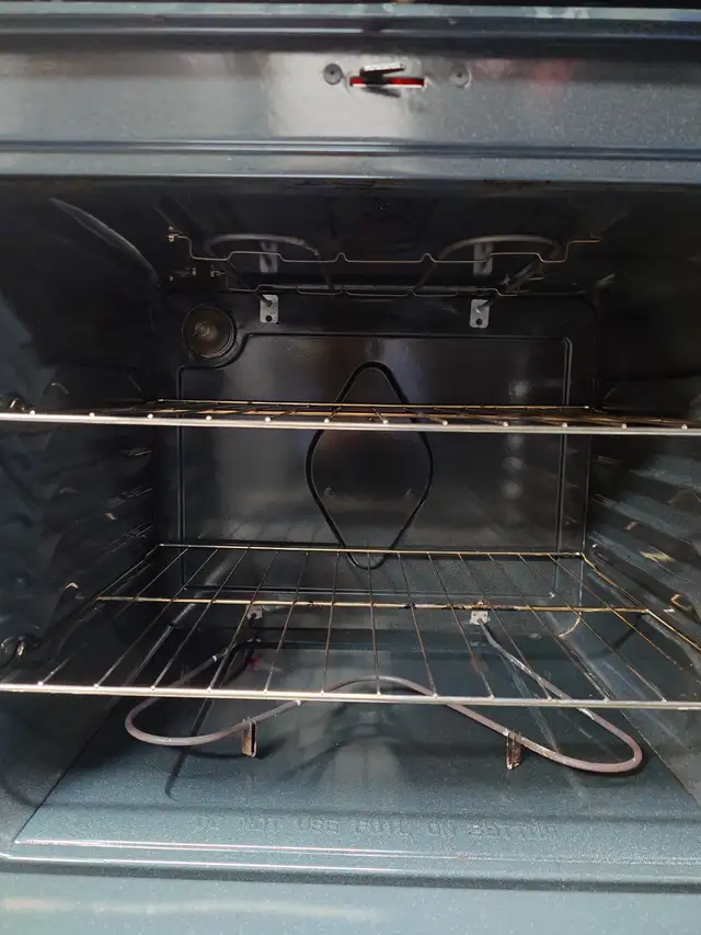 Frigidaire '30' Stainless Steel Freestanding Electric Range - Photo 7