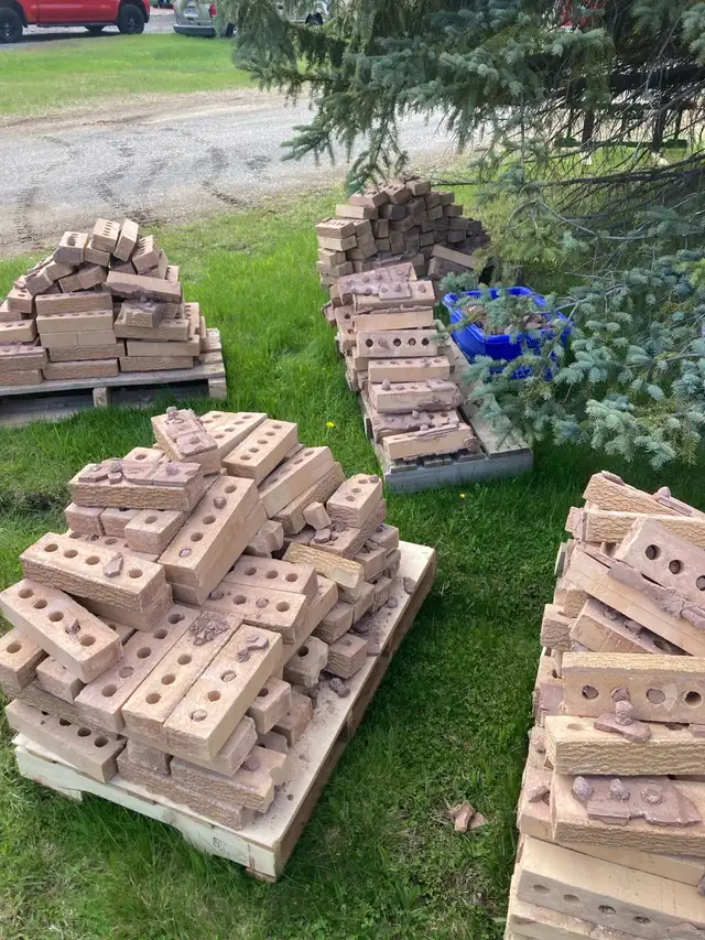 free bricks - Photo 3
