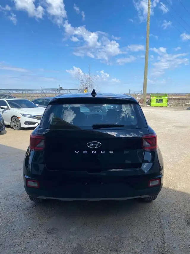 2021 Hyundai Venue Essential - Photo 7