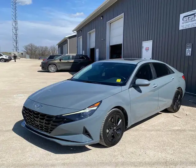 2021 Hyundai Elantra Preferred - Photo 3