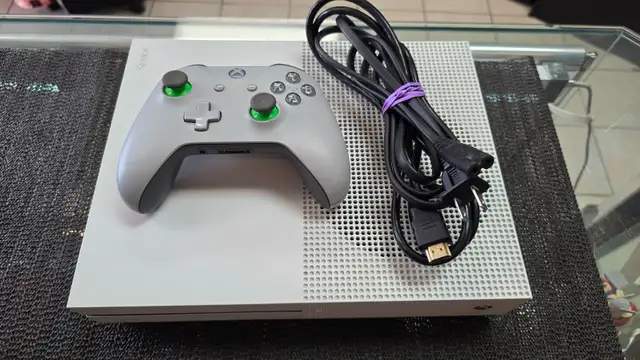 Xbox One S 500G Come's With A Free Game Worth $20 And Under
