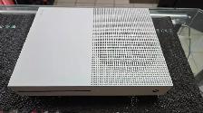 Xbox One S 500G Come's With A Free Game Worth $20 And Under - Photo 2