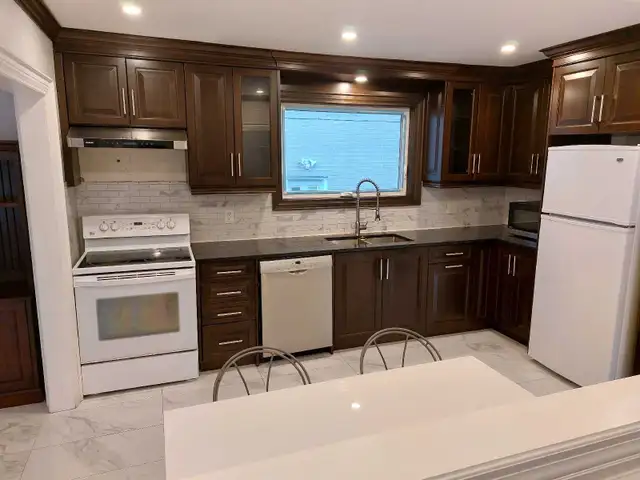Gorgeous 3 bedroom MAIN FLOOR House - Photo 5