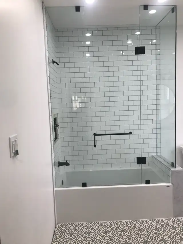 SHOWER GLASS DOORS SHOWER ENCLOSURES GLASS BATHTUB SLIDING GLASS - Photo 2
