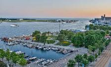 Fully Furnished Downtown Condo with Lake View, Parking and more
