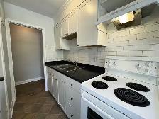Fantastic Location - 2 Bed, 1 Bath 2nd Floor Unit - Photo 7