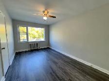 Fantastic Location - 2 Bed, 1 Bath 2nd Floor Unit - Photo 13