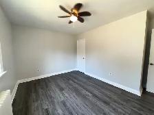 Fantastic Location - 2 Bed, 1 Bath 2nd Floor Unit - Photo 16