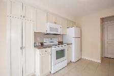 17 Flynn Court, St. Catharines - All Inclusive 3 Bedroom Main - Photo 10