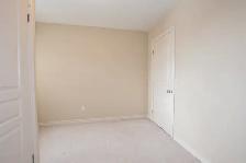 17 Flynn Court, St. Catharines - All Inclusive 3 Bedroom Main - Photo 18