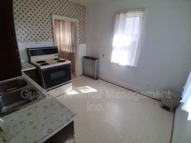 2 Bedroom, 1 Bath Home - 166 Court St. S - $2200/month - Photo 2