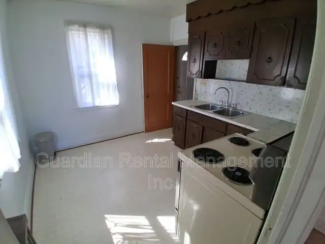 2 Bedroom, 1 Bath Home - 166 Court St. S - $2200/month - Photo 3