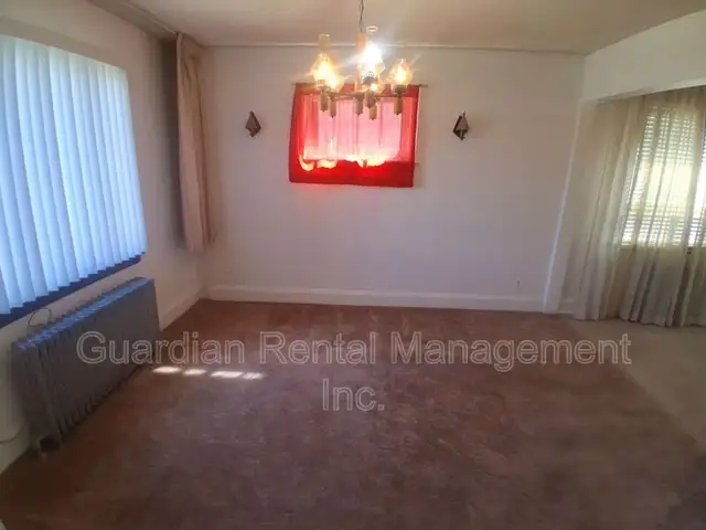 2 Bedroom, 1 Bath Home - 166 Court St. S - $2200/month - Photo 6