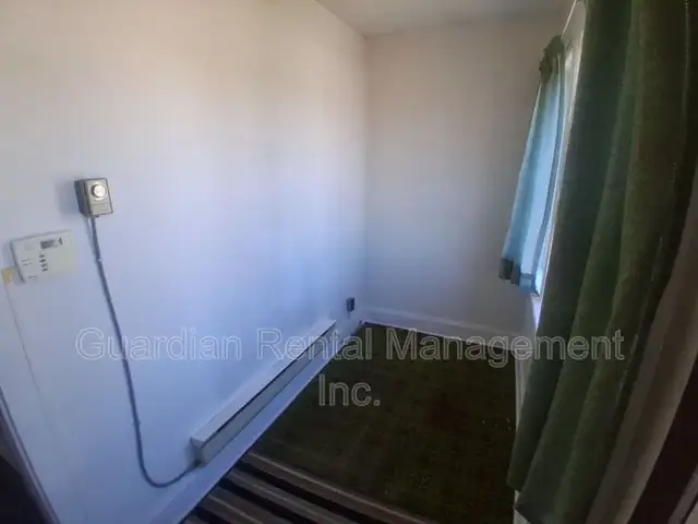 2 Bedroom, 1 Bath Home - 166 Court St. S - $2200/month - Photo 11