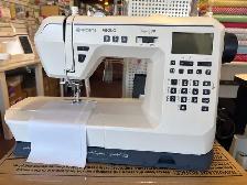 Onyx 30 - like NEW sewing machine