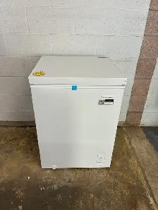 Chest Freezer Small - 90-day warranty - Credit Cards accepted