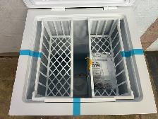 Chest Freezer Small - 90-day warranty - Credit Cards accepted - Photo 2