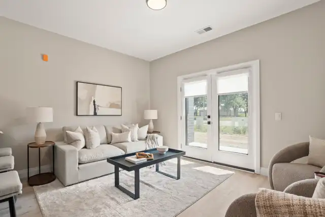 1 Bed, 1   Den Apartments Available NOW in Lucan, ON! - Photo 6