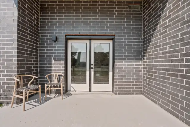 1 Bed, 1   Den Apartments Available NOW in Lucan, ON! - Photo 7