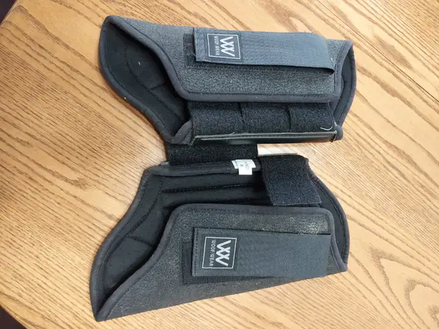 Hind splint boots
