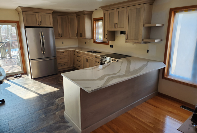 White Countertop With Stylish Golden Blackish Veins 437-522-8447 - Photo 10