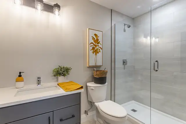 Bachelor & 3 Bedroom Units Available in North London at Staxlyfe - Photo 11