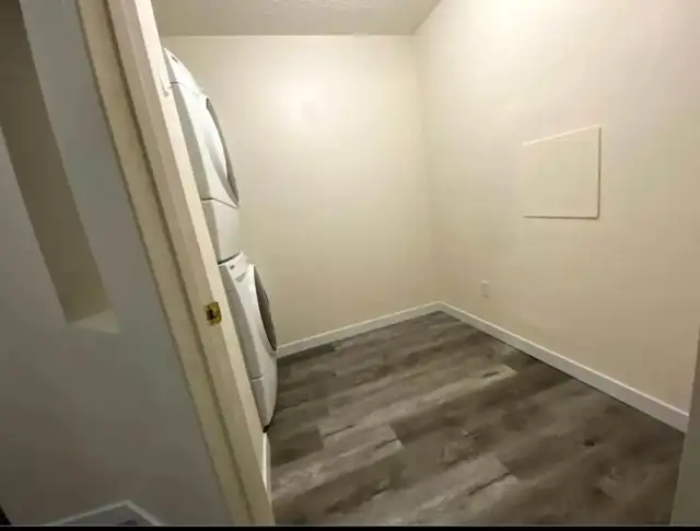$1750 ONLY - Beautiful 2 bed/2 bath condo in West Edmonton - Photo 7