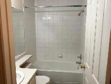 $1750 ONLY - Beautiful 2 bed/2 bath condo in West Edmonton - Photo 8