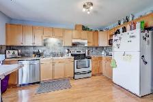 3 Bed 2.5 Bath Townhouse in Pinnacle Ridge Available July 2nd! - Photo 2