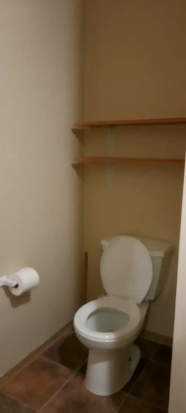 Large Room for Rent - Photo 3