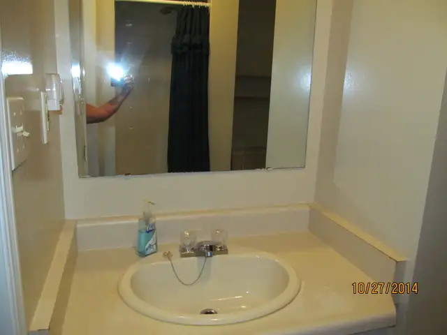 Large Room for Rent - Photo 6