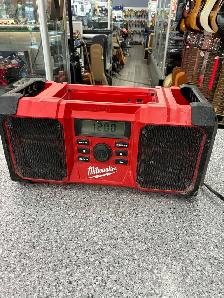 Milwaukee 2890 Jobsite Radio