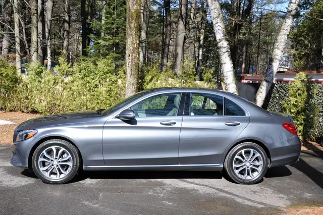 MERCEDES BENZ C300 2017 - Photo 2