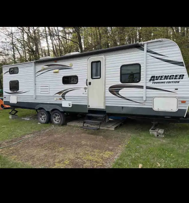 2013  Avenger Touring Edition 28BHS