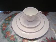 Royal Doulton MYSTIQUE fine bone china set for 12