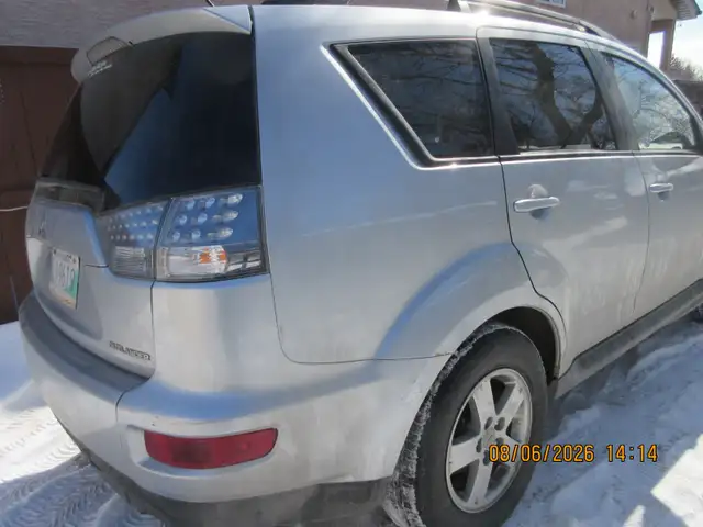 2011 Mitsubishi Outlander ES SAFTIED! - Photo 5