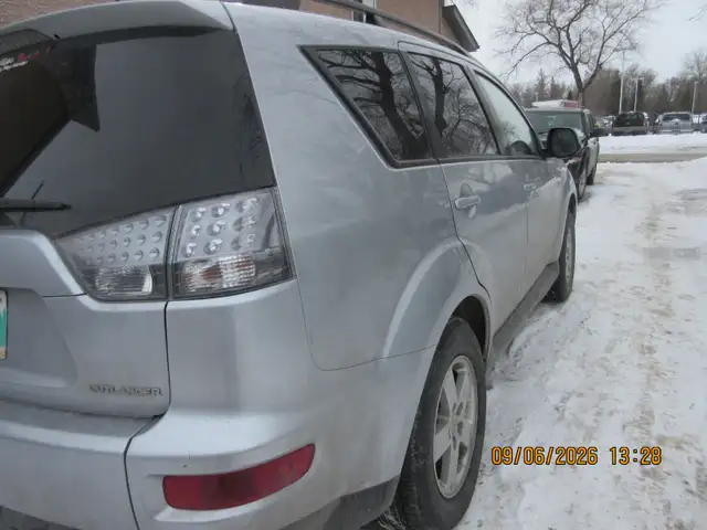 2011 Mitsubishi Outlander ES SAFTIED! - Photo 10
