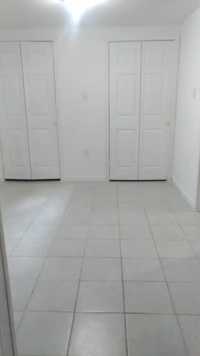 Available  beautiful one bedroom basement apartment for rent - Photo 5