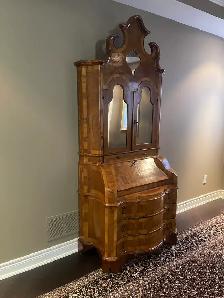 Italian Walnut Secretary Desk Cabinet – Handcrafted Piece - Photo 3