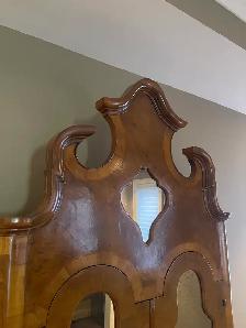 Italian Walnut Secretary Desk Cabinet – Handcrafted Piece - Photo 5