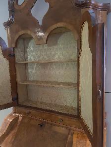 Italian Walnut Secretary Desk Cabinet – Handcrafted Piece - Photo 8
