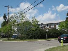 Townhouse-style 1BR apt in BOWNESS near Cda Olympic Park