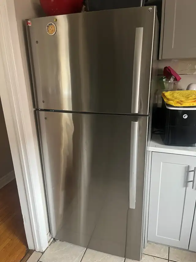 Used Commercial Coin Washing Machine/ Fridge sold separately - Photo 3