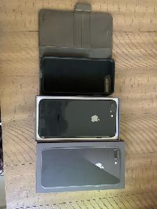 Black Iphone 8 plus 64 gb 10/10 like new unlocked !