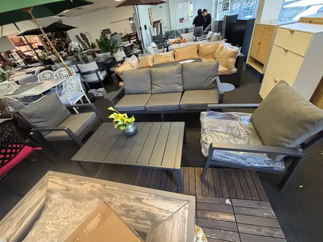 4 Outdoor patio set