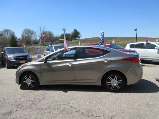 2013 Hyundai Elantra GL - Photo 9